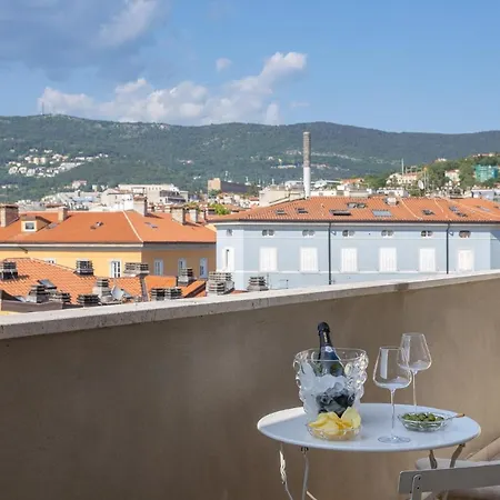 Maison D'or Eleganza E Quiet Luxury Nel Cuore Di Appartamento