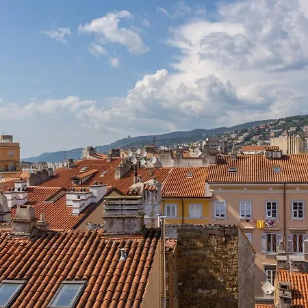 Apartamento Maison D' Or E Una Casa Elegante Dal Fascino Luxury Vintage Silenziosa Trieste