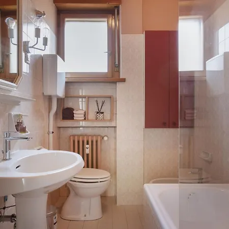 Maison D' Or E Casa Elegante Dal Fascino Luxury Vintage Silenziosa Trieste