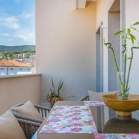 Maison D'or Apartman Trieszt