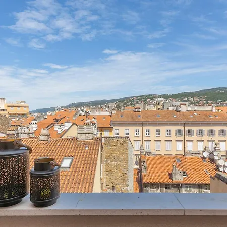 Lägenhet Maison D' Or E Casa Elegante Dal Fascino Luxury Vintage Silenziosa