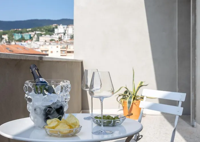 Lejlighed Maison D' Or E Casa Elegante Dal Fascino Luxury Vintage Silenziosa